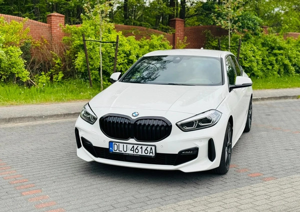 BMW Seria 1 cena 129999 przebieg: 69000, rok produkcji 2021 z Wałcz małe 154